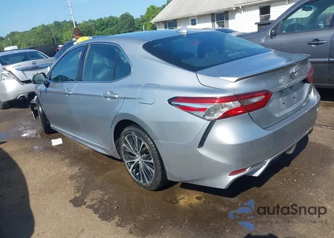 2020 Toyota Camry Se z USA, uszkodzony, nr VIN 4T1G11AK6LU907958